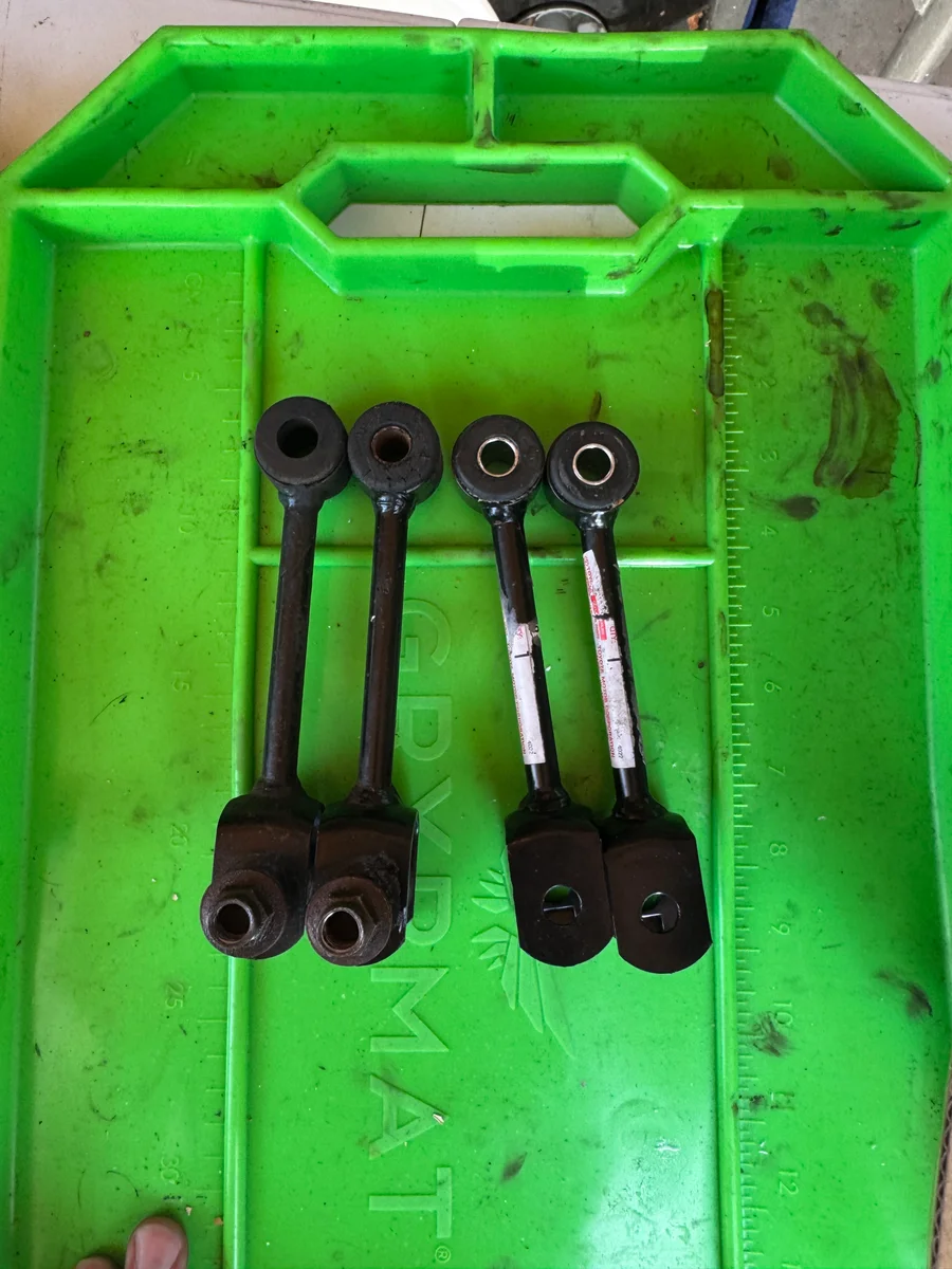Leaf spring bushings