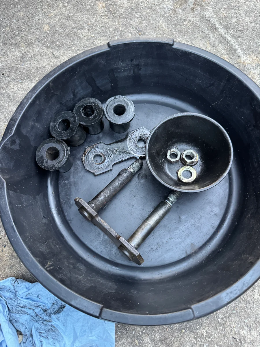Leaf spring bushings