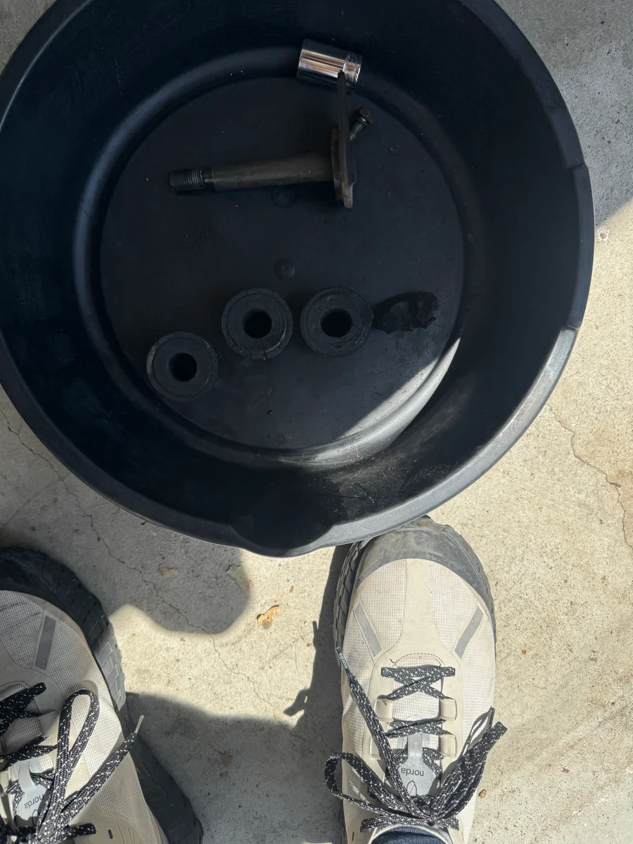 Leaf spring bushings