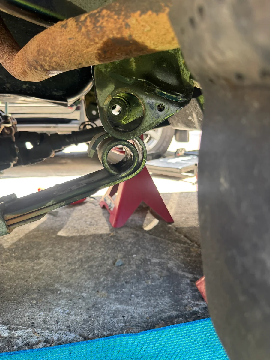 Leaf spring bushings
