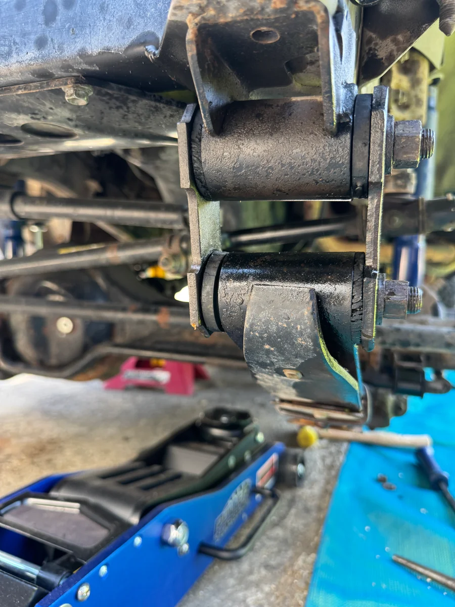 Leaf spring bushings