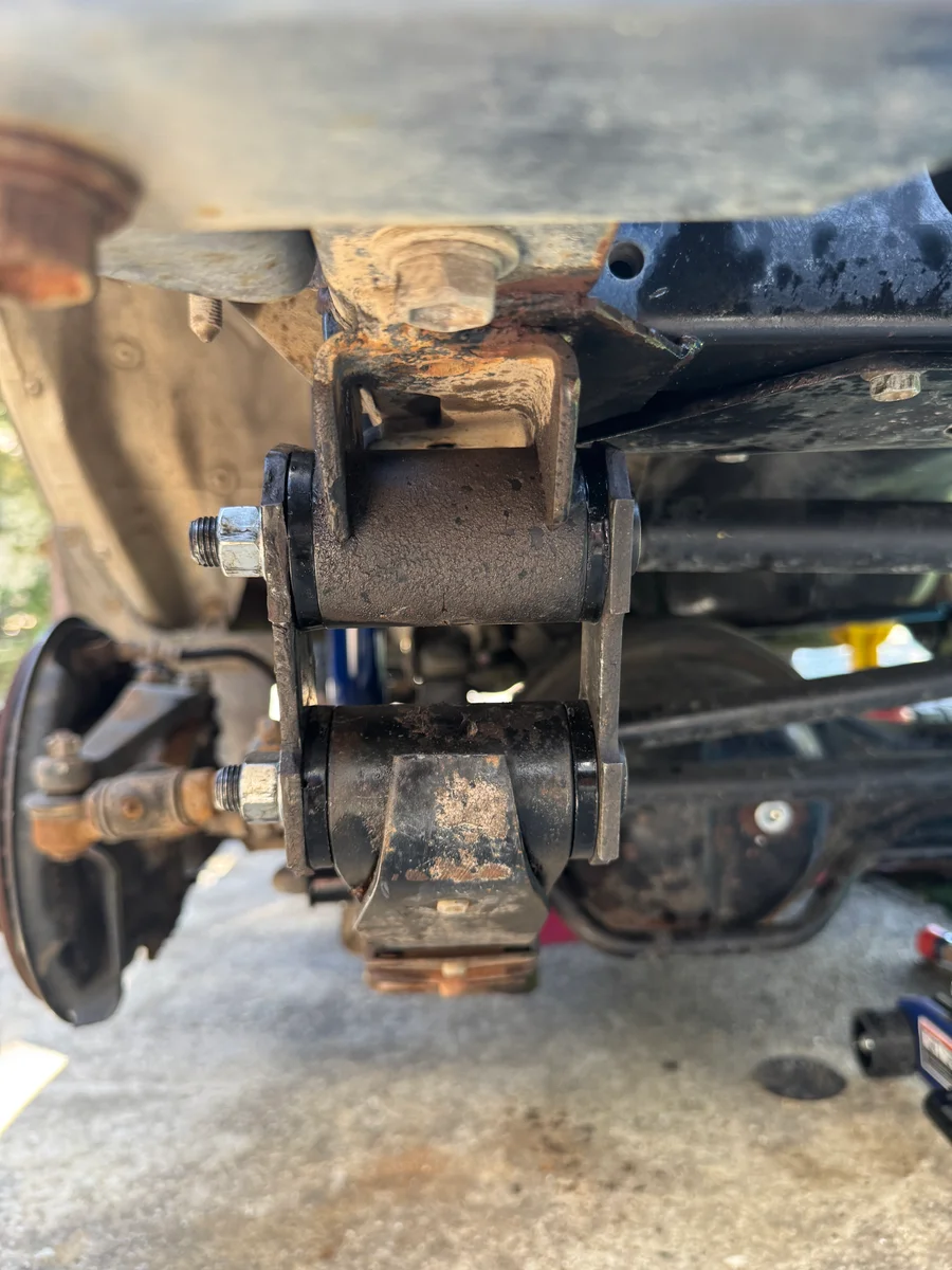 Leaf spring bushings