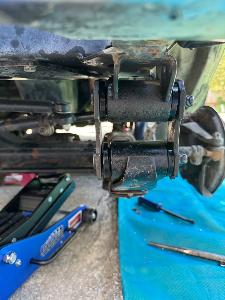 Leaf spring bushings