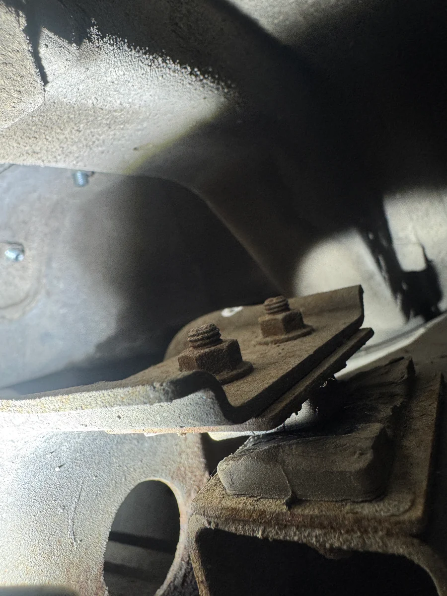 Leaf spring bushings