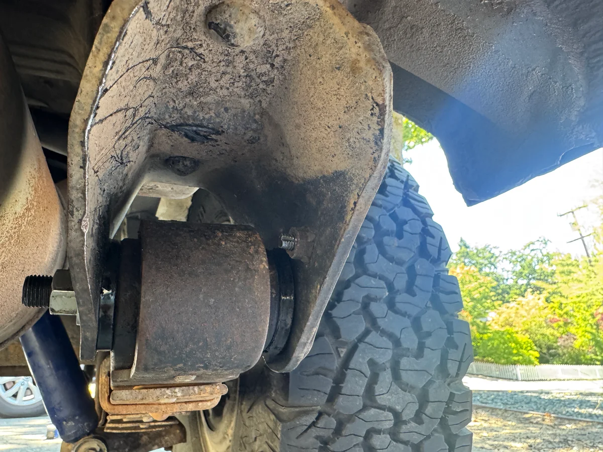 Leaf spring bushings